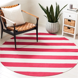 Safavieh Montauk Red Contemporary Rug - Round 6'