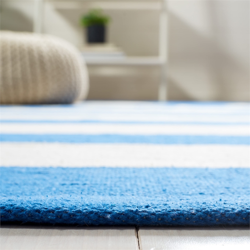 Safavieh Montauk Blue Contemporary Rug - Runner 2'3