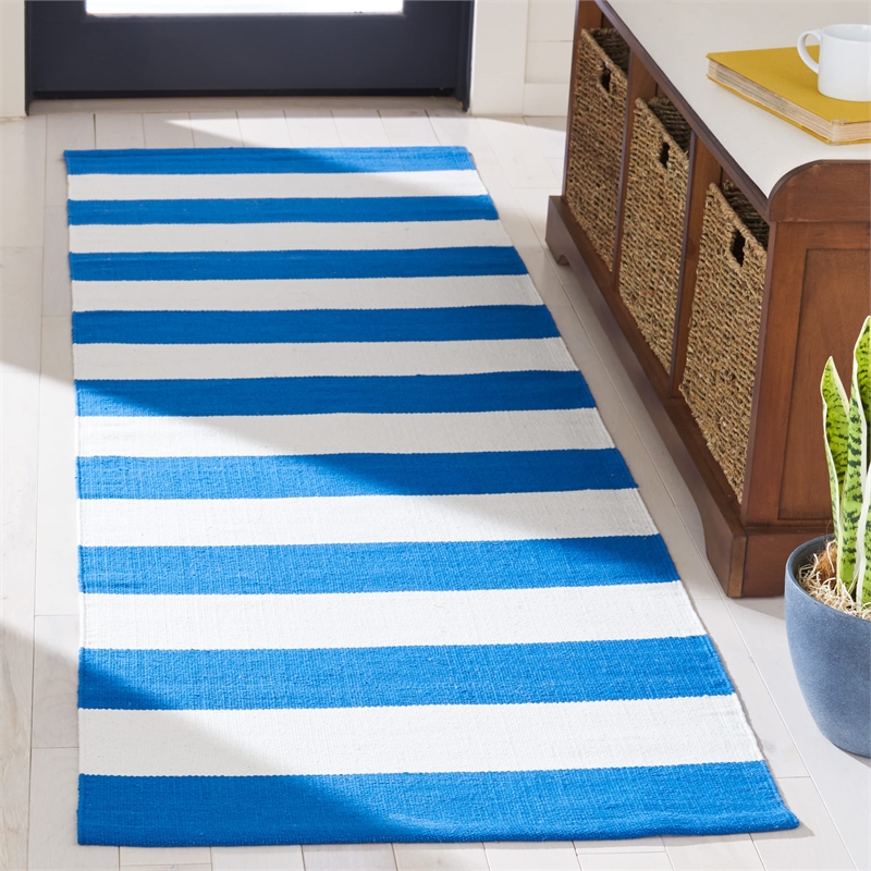 Safavieh Montauk Blue Contemporary Rug - Runner 2'3