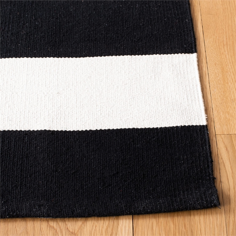 Safavieh Montauk Black Contemporary Rug - 9' x 12'