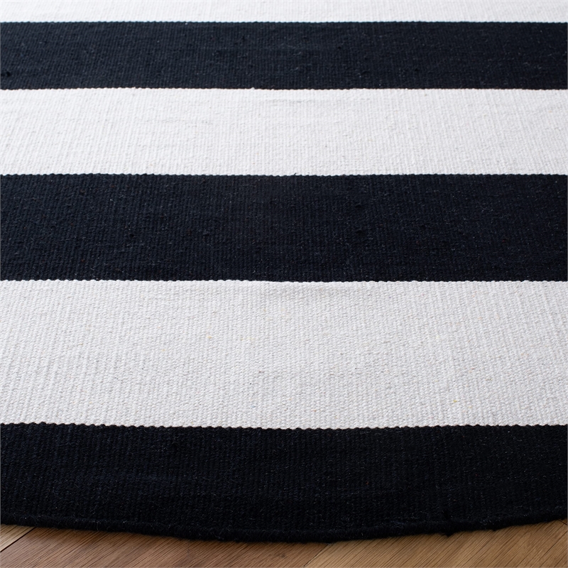 Safavieh Montauk Black Contemporary Rug - Round 8'