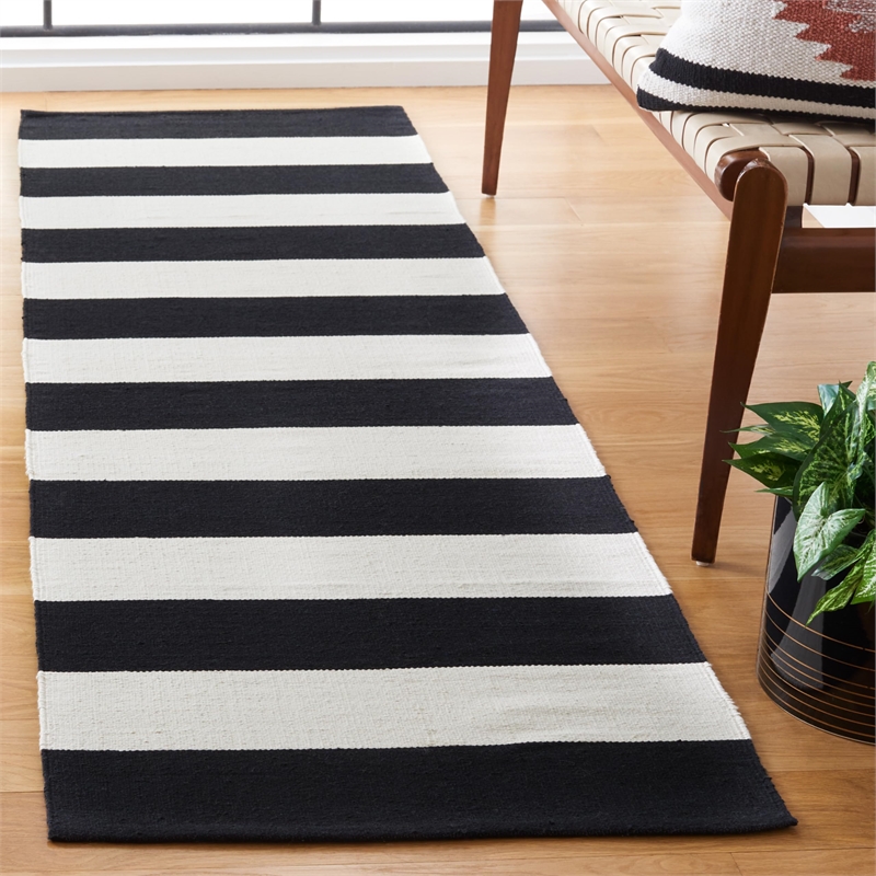 Safavieh Montauk Black Contemporary Rug - Runner 2'3