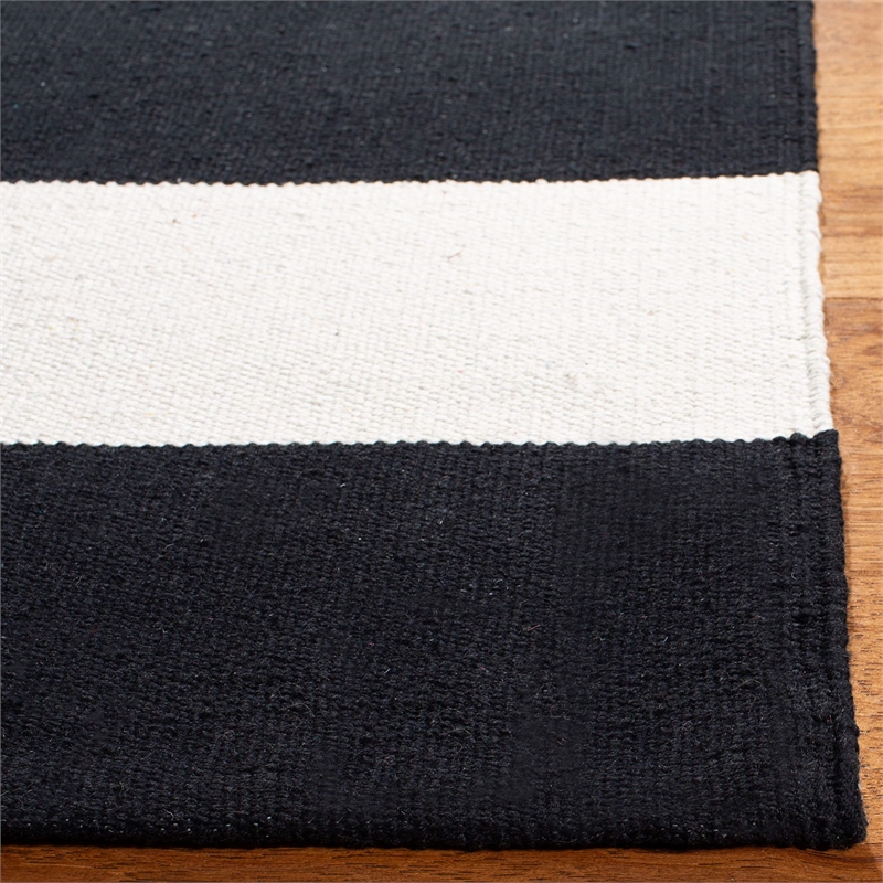 Safavieh Montauk Black Contemporary Rug - Runner 2'3