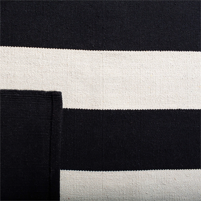 Safavieh Montauk Black Contemporary Rug - Runner 2'3