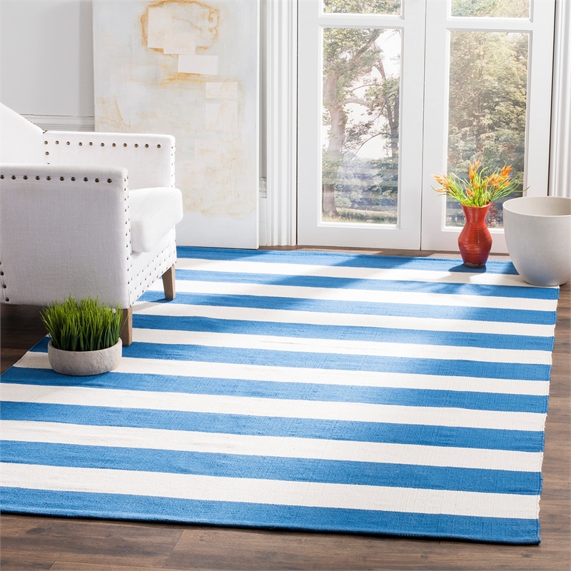 Safavieh Montauk Grey Contemporary Rug - 2'6