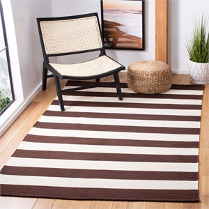 Safavieh Montauk Chocolate Contemporary Rug - 6' x 9'