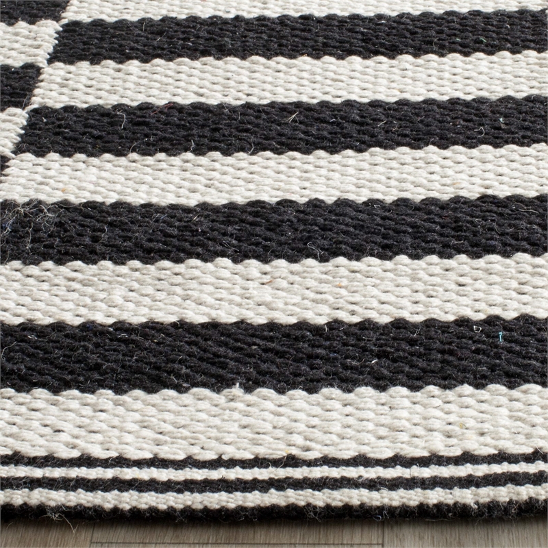 safavieh montauk ivory contemporary rug - 4' x 6'