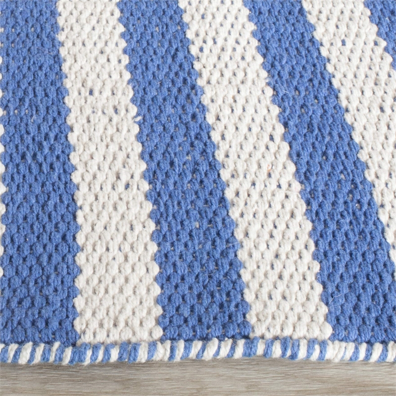 Safavieh Montauk Ivory Contemporary Rug - 5' x 7'