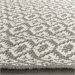 Safavieh Montauk Ivory Contemporary Rug - 5' x 7'