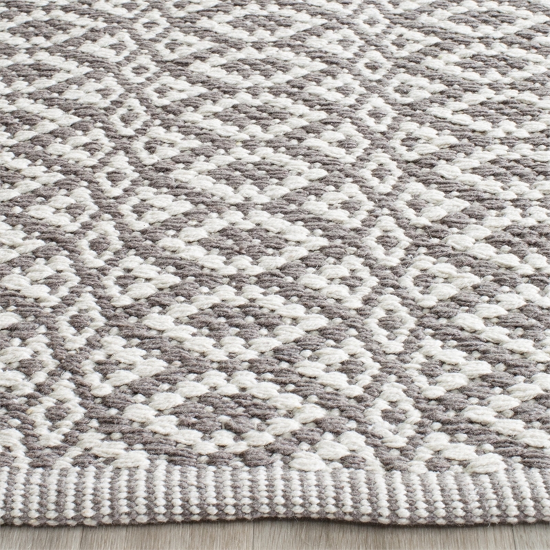 Safavieh Montauk Ivory Contemporary Rug - Runner 2'3