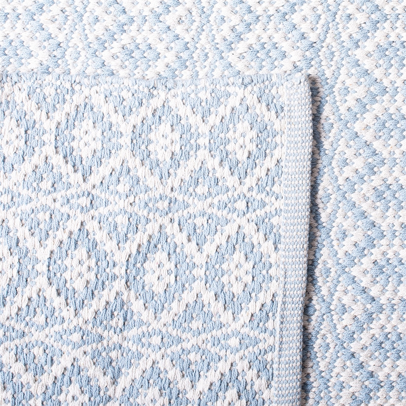 Safavieh Montauk Ivory Contemporary Rug - 5' x 7'