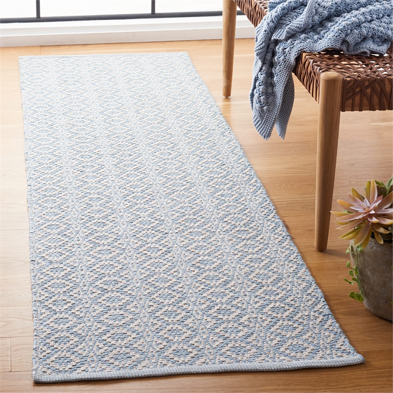 Safavieh Montauk Ivory Contemporary Rug - Runner 2'3