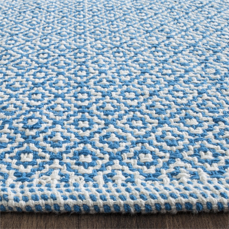 Safavieh Montauk Ivory Contemporary Rug - 8' x 10'