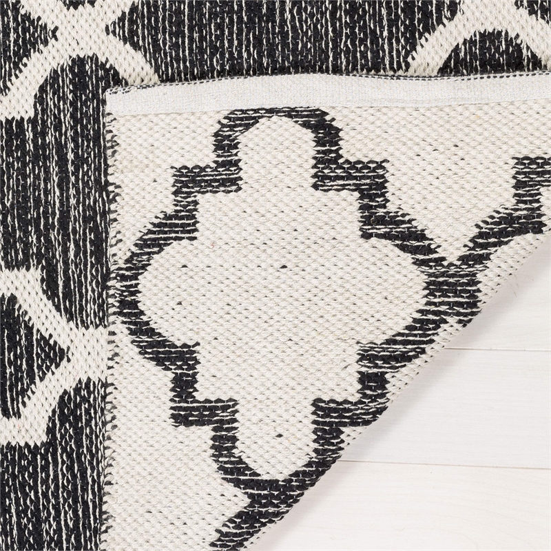 Safavieh Montauk Black Contemporary Rug - 4' x 6'