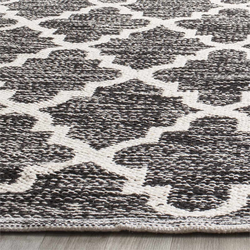 Safavieh Montauk Black Contemporary Rug - 8' x 10'