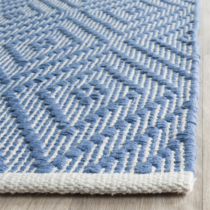 Safavieh Montauk Blue Contemporary Rug - Runner 2'3