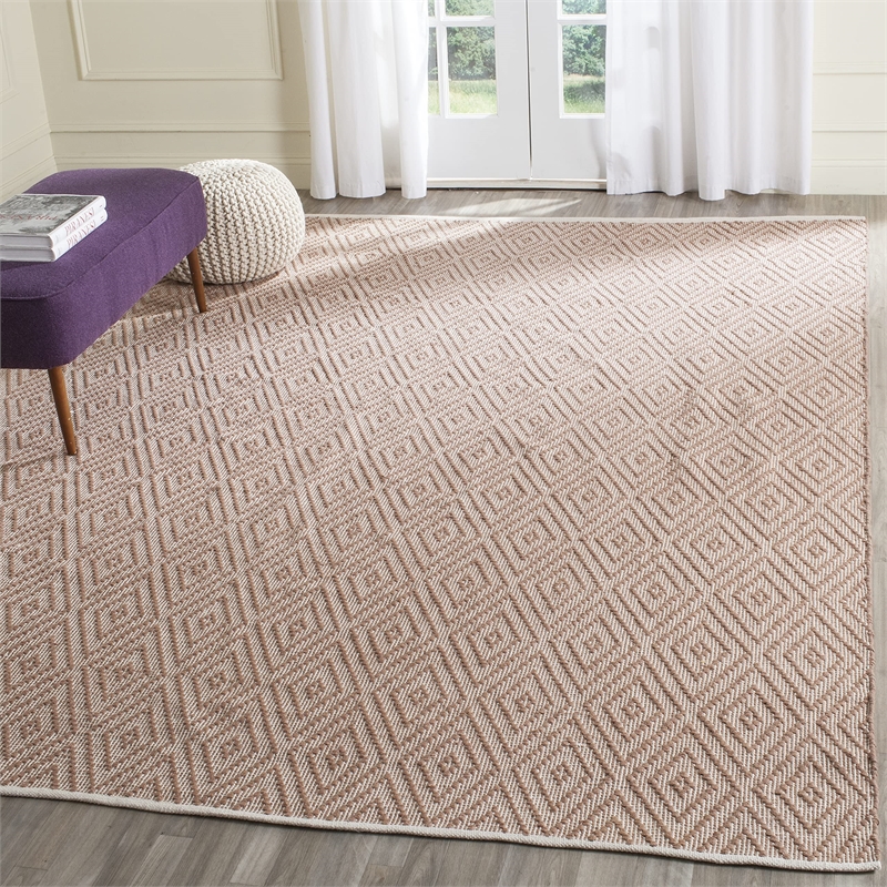 Safavieh Montauk Beige Contemporary Rug - 8' x 10'