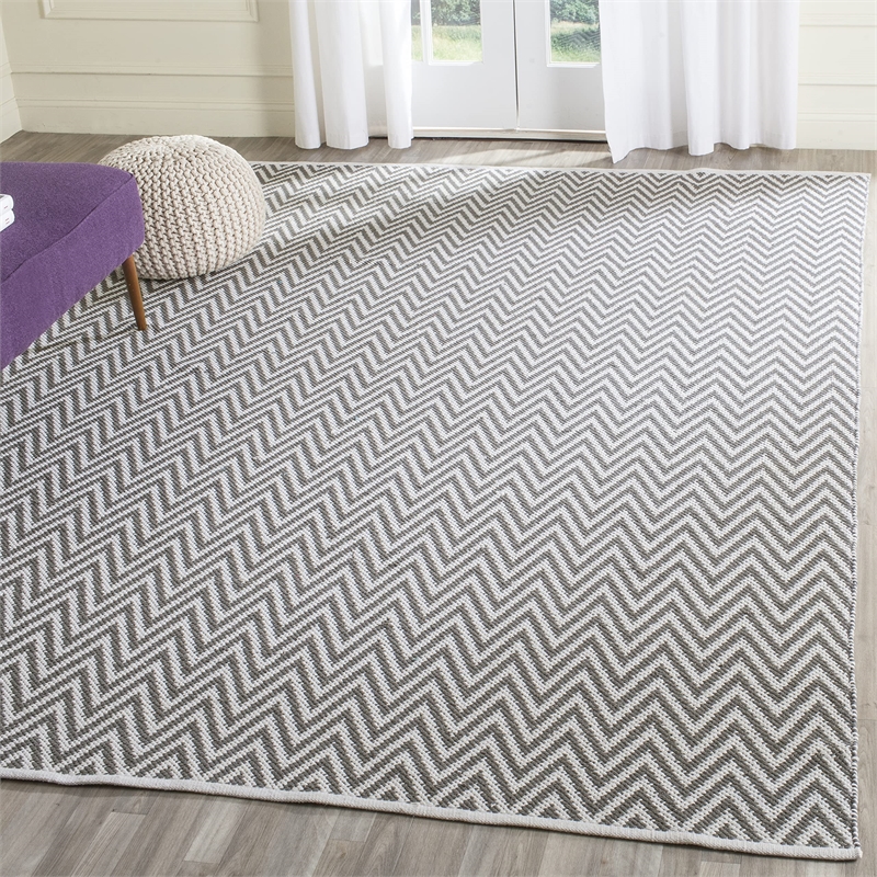 Safavieh Montauk Grey Contemporary Rug - 8' x 10'