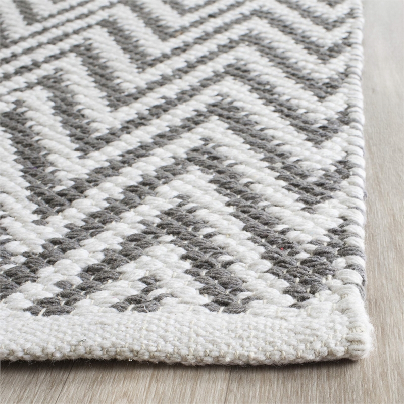 Safavieh Montauk Grey Contemporary Rug - Runner 2'3