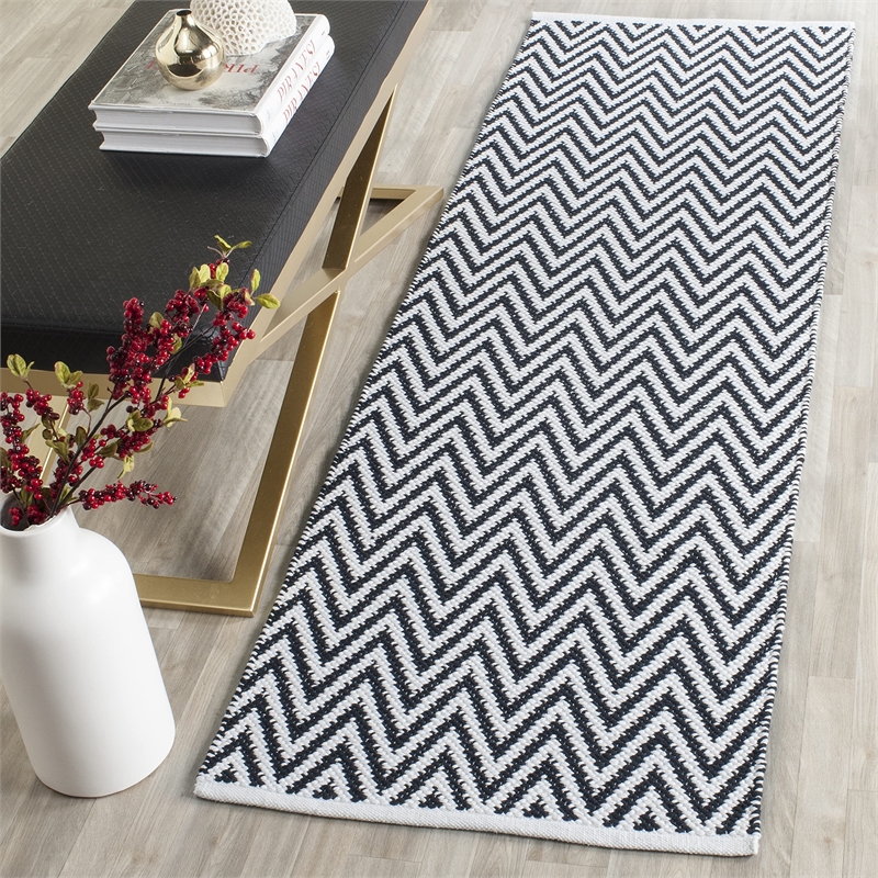 Safavieh Montauk Black Contemporary Rug - Runner 2'3