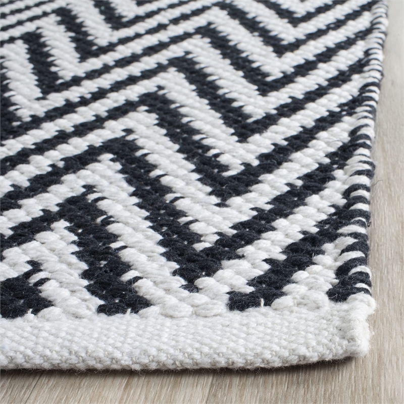 Safavieh Montauk Black Contemporary Rug - Runner 2'3