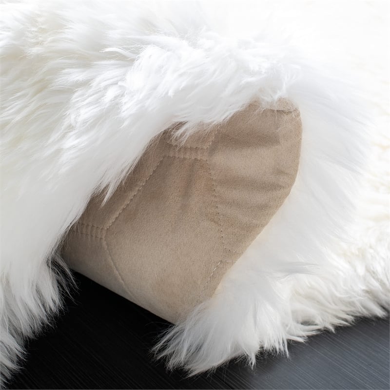 Safavieh Sheepskin Shag White Shag Rug - Novelty 2' x 4'