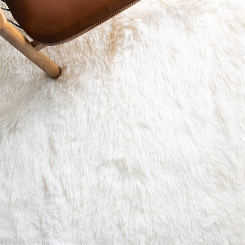 Safavieh Sheepskin Shag White Shag Rug - Novelty 2' x 4'
