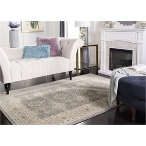 Safavieh Sofia Light Grey Traditional Rug - 4' x 5'7&quot