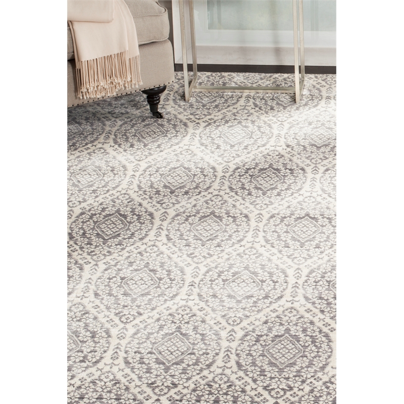Safavieh Valencia 5' X 8' Polyester Power Loomed Rug in Mauve / Cream