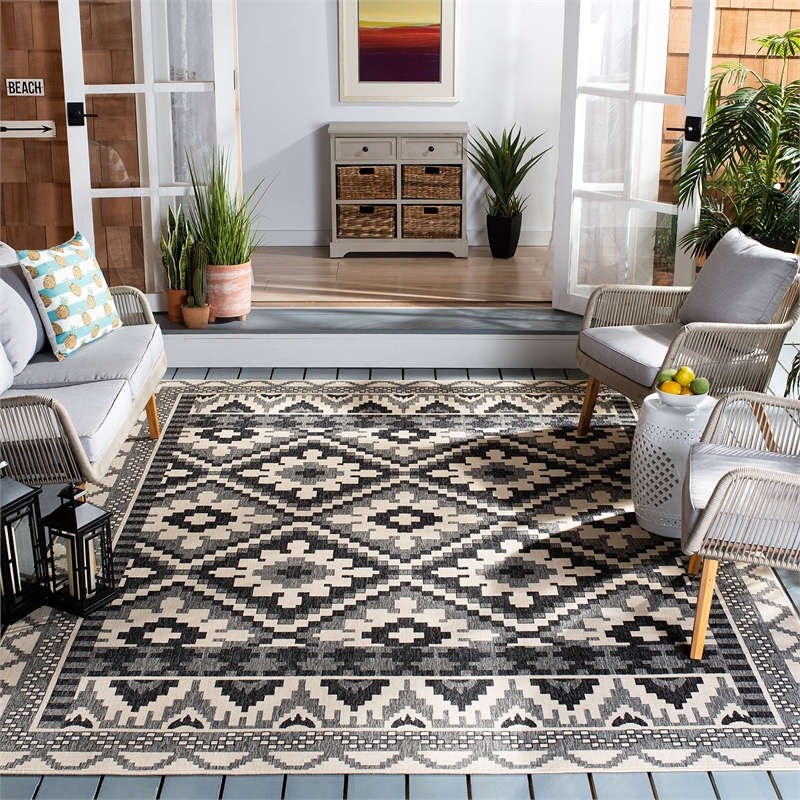 Safavieh Veranda Creme Indoor Outdoor Rug - 8' x 11'2
