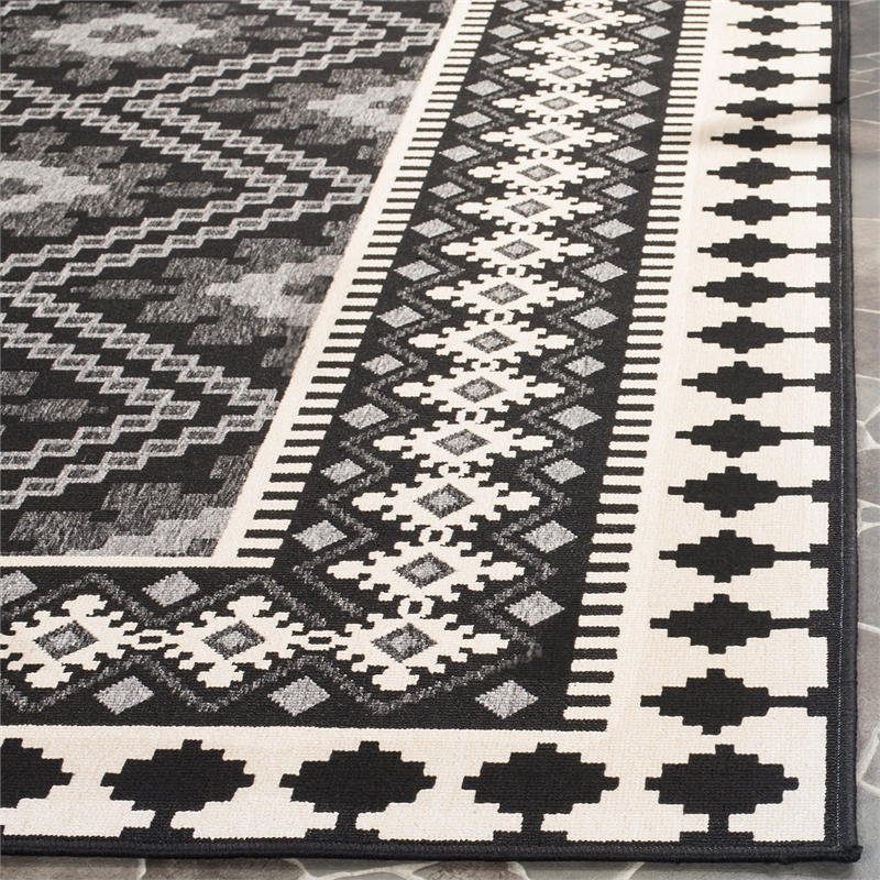 Safavieh Veranda Black Indoor Outdoor Rug - 8' x 11'2