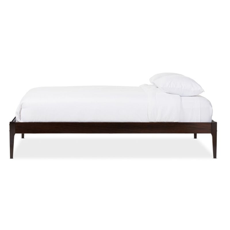Bentley Queen Bed in Cappuccino