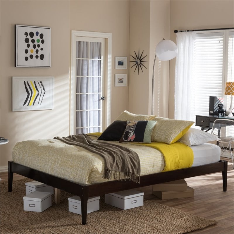 Bentley Queen Bed in Cappuccino