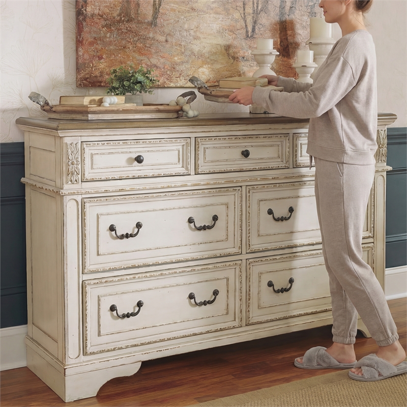 Signature Design by Ashley Realyn 7-Drawer Dresser in Chipped White/Brown