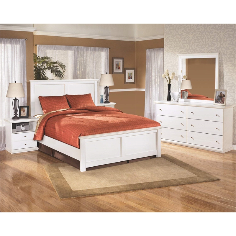 Signature Design by Ashley Bostwick Shoals 5 Drawer Wood Chest in White