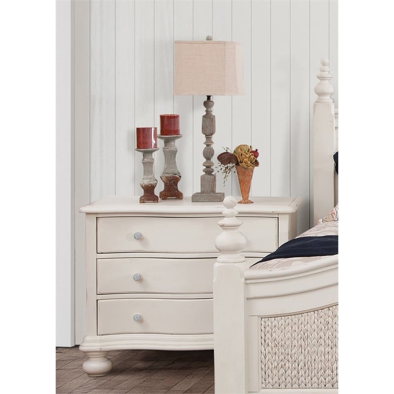 American Woodcrafters Rodanthe Dove White 3-drawer Wood Bachelor Chest