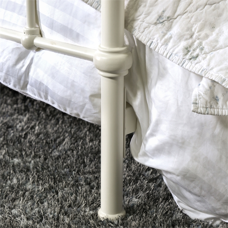 Furniture of America Celinda Metal King Spindle Bed in Vintage White