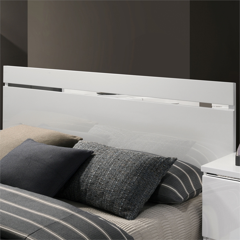 Furniture of America Malva Solid Wood Queen Bed with LED Light in White