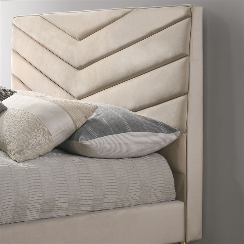 Furniture of America Flyn Fabric Tufted Headboard California King Bed in Beige