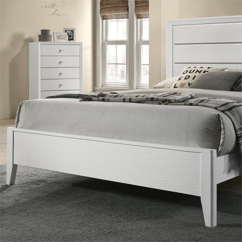 Furniture of America Vrone Contemporary Wood Panel King Bed in White