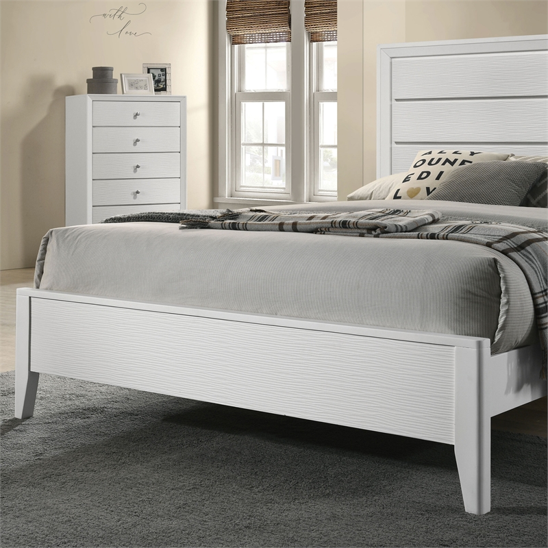 Furniture of America Vrone Contemporary Wood Panel Queen Bed in White