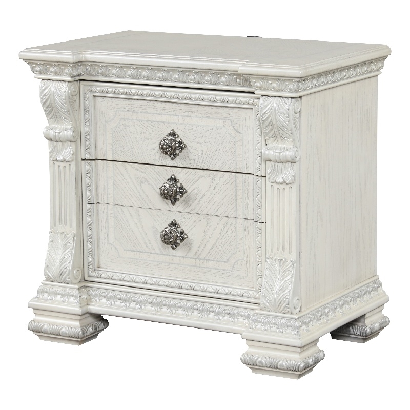 Furniture of America Byrne Wood Dovetail White 3-Drawer Nightstand with USBs