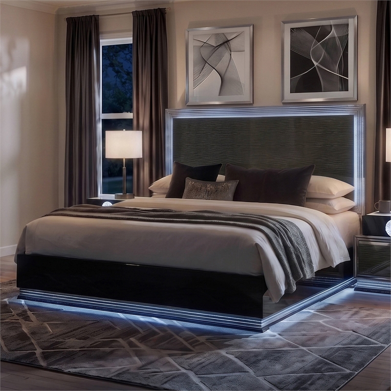 Furniture of America Elvor Solid Wood Integrated LED Queen Platform Bed in Gray