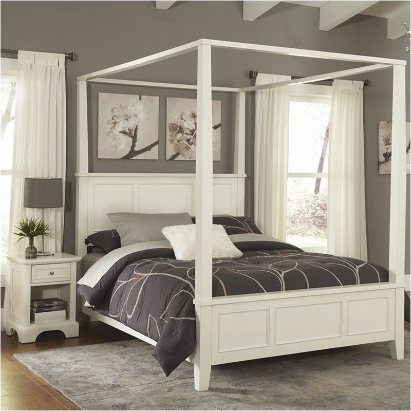 Bowery Hill 2 Piece Queen Canopy Bedroom Set in White