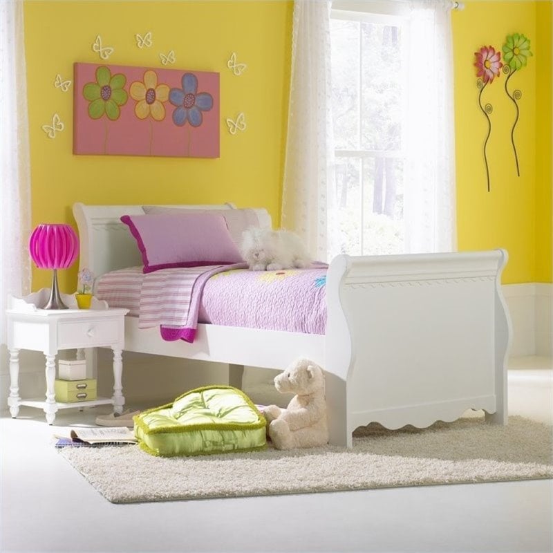 Kids Bowery Hill Bowery Hill Full Sleigh Bed In Pure White
