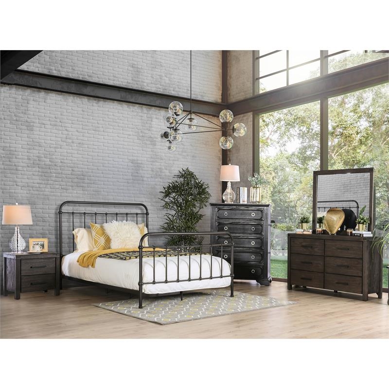 Bowery Hill Farmhouse Metal California King Spindle Bed in Bronze