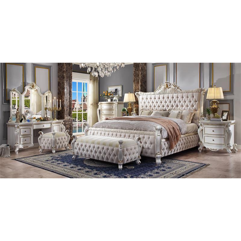 Bowery Hill Traditional Fabric Queen Bed in Antique Pearl White