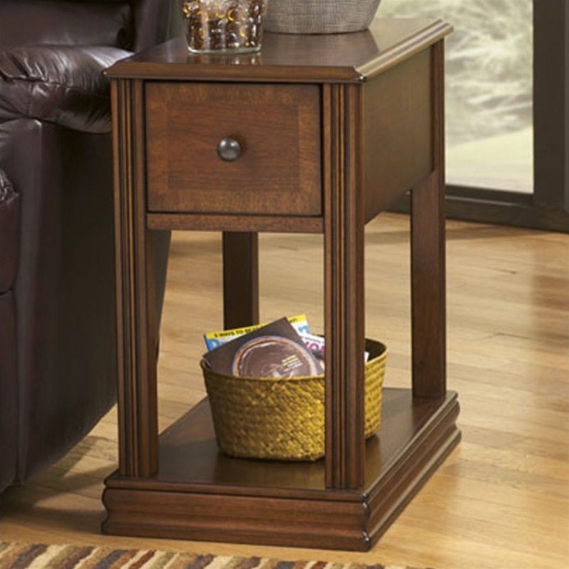 Bowery Hill Contemporary Veneer Wood/Hardwood Solids End Table in Cherry