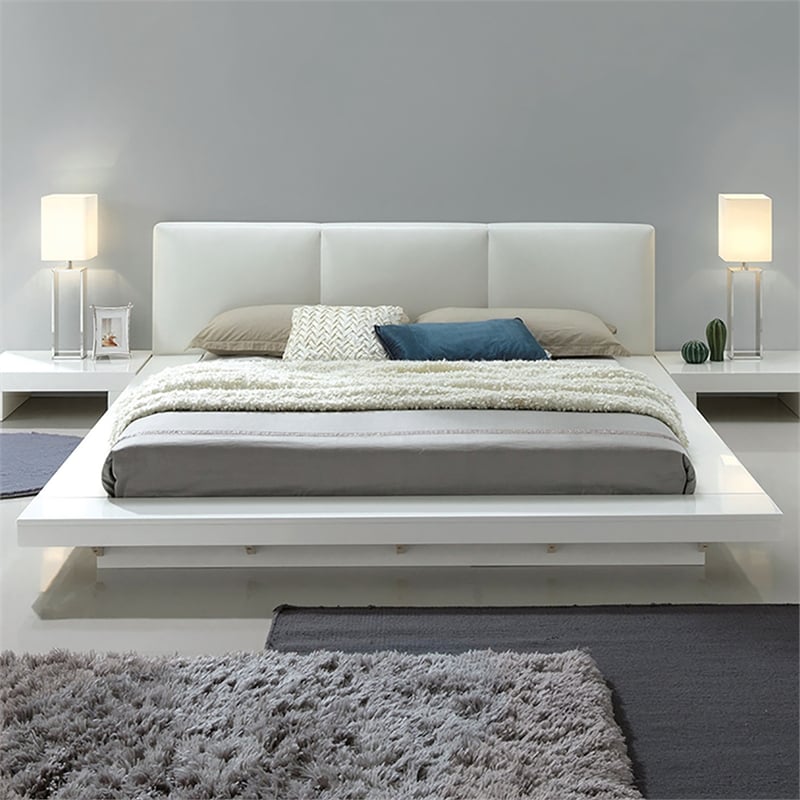 Bowery Hill Contemporary Wood King Panel Bed with Faux Leather in White