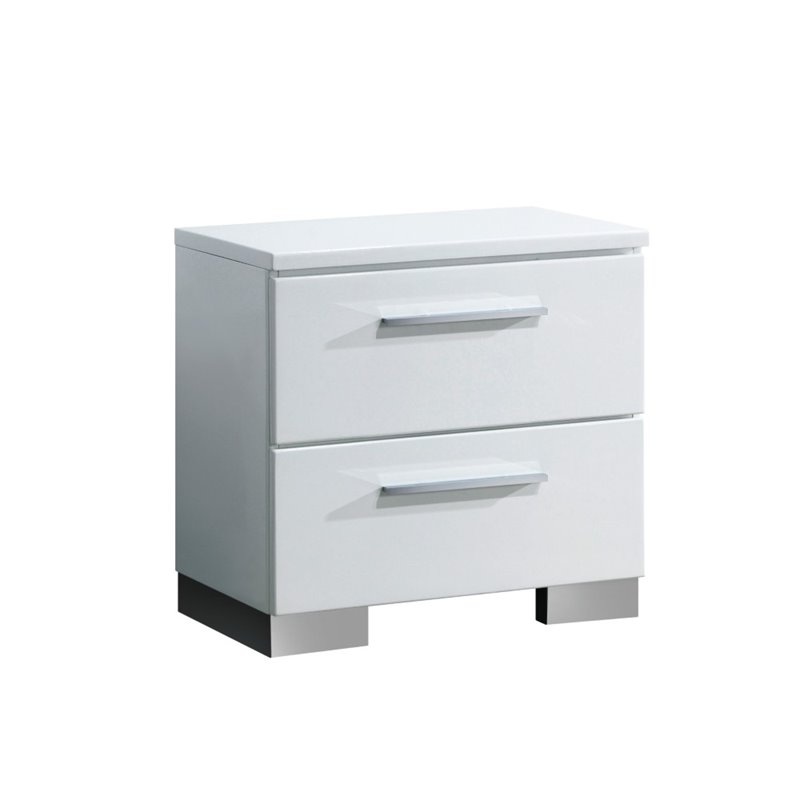 Bowery Hill 4pc Wood Bedroom Set - Queen+Nightstand+Dresser+Mirror in White